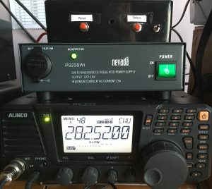 Alinco DX-SR8 with PSU and Beacon Keyer