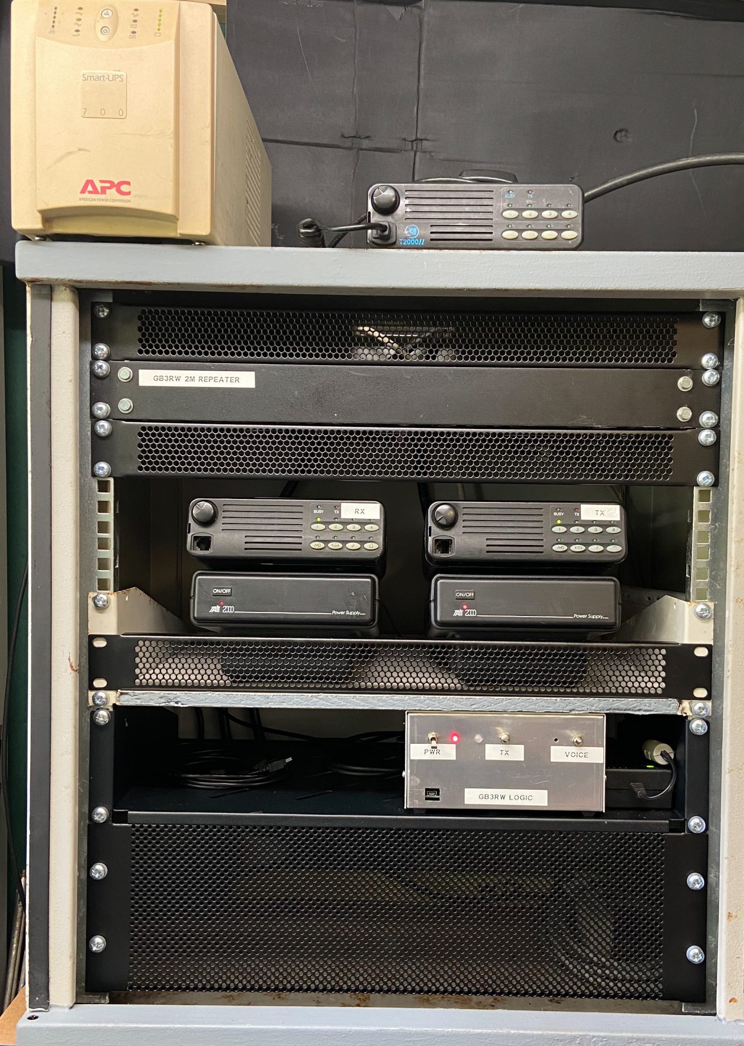 GB3RW in 19” rack Radio