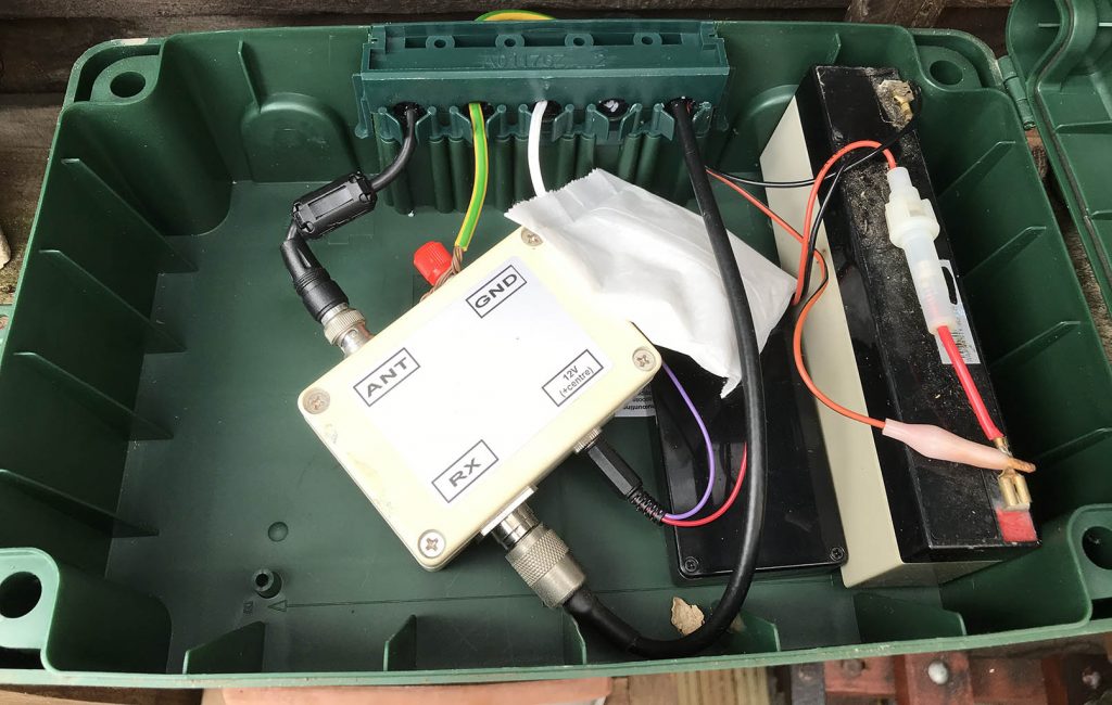 Power supply box for the Mini_Whip antenna