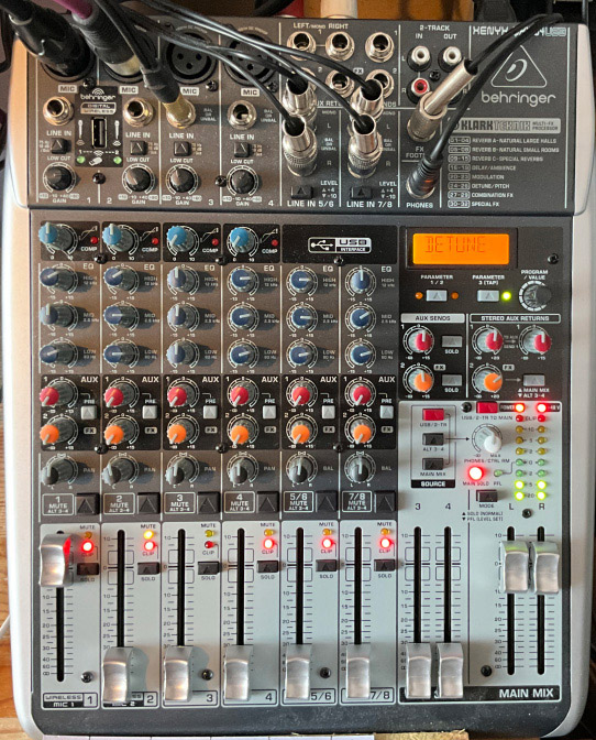 Behringer XENYX QX1204USB