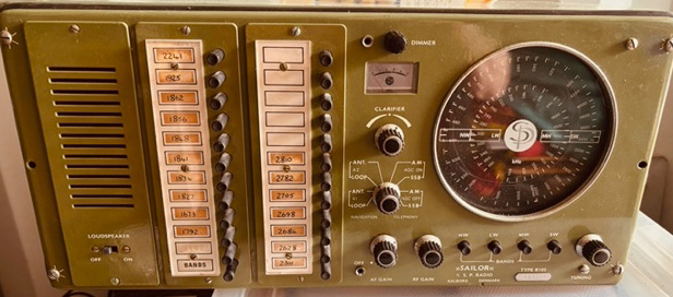 Sailor marine HF receiver R105