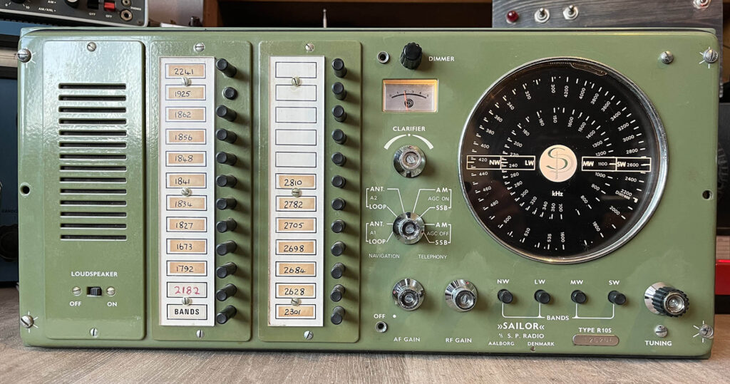 Sailor R-105 marine receiver