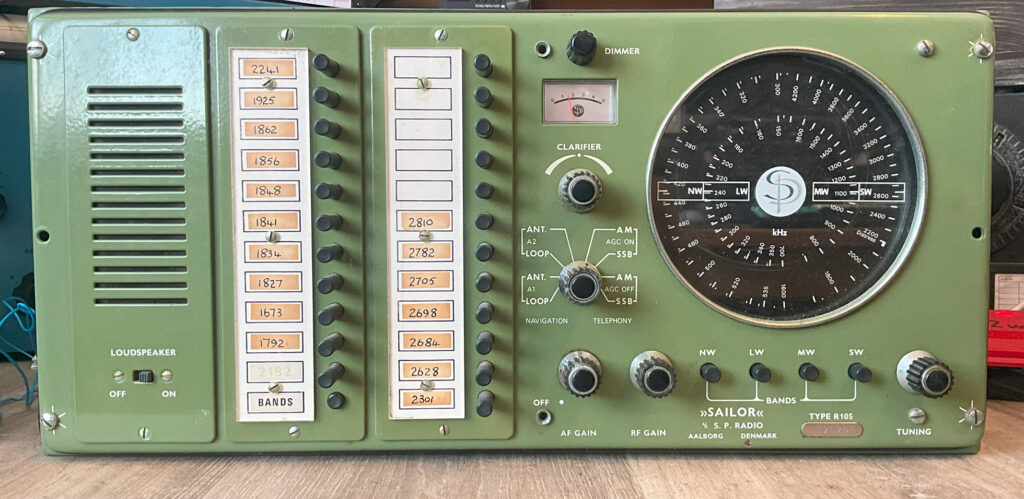 Sailor R105 Receiver