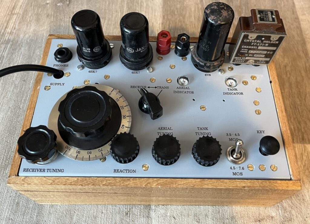 Replica Paraset Spy Radio